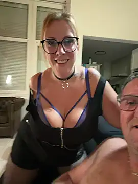 Snapshot of darkmoonsubmissive chatting on July 24, 2026, 9:44 pm darkmoonsubmissive online show from July 24, 2026, 9:44 pm