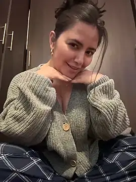 sukhakunis1 online show from February 3, 2026, 2:11 pm