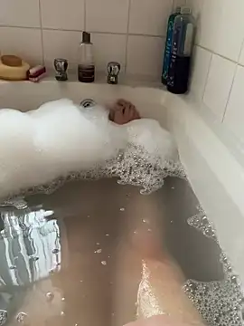 Snapshot of Russell1508 chatting on February 13, 2026, 2:39 pm Russell1508 online show from February 13, 2026, 2:39 pm