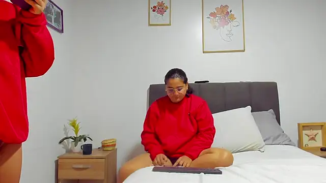 Snapshot of evaa_miaa chatting on July 8, 2026, 10:38 am evaa miaa online show from July 8, 2026, 10:38 am