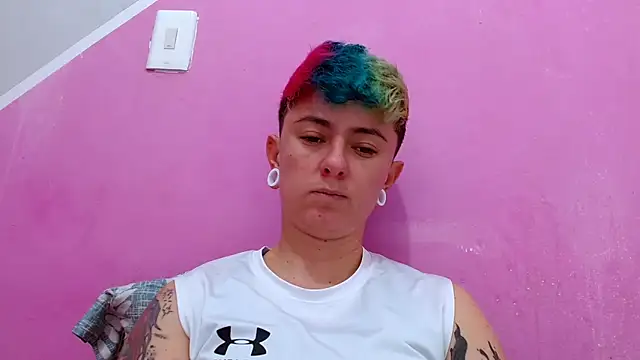 tomboyblue online show from October 21, 2025, 6:18 pm