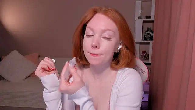 foxyMistrees online show from February 19, 2025, 11:57 pm