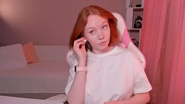 foxyMistrees online show from February 18, 2025, 2:59 am