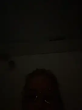 MariaValentine online show from December 18, 2025, 8:34 pm