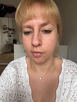 MariaValentine online show from November 21, 2025, 9:30 am