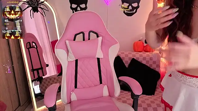 violet ch online show from October 27, 2025, 5:47 pm