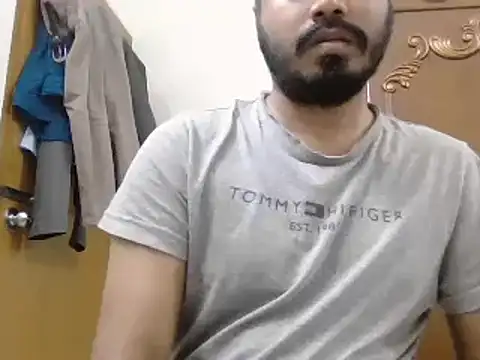 desiboyasif online show from November 5, 2025, 5:27 pm