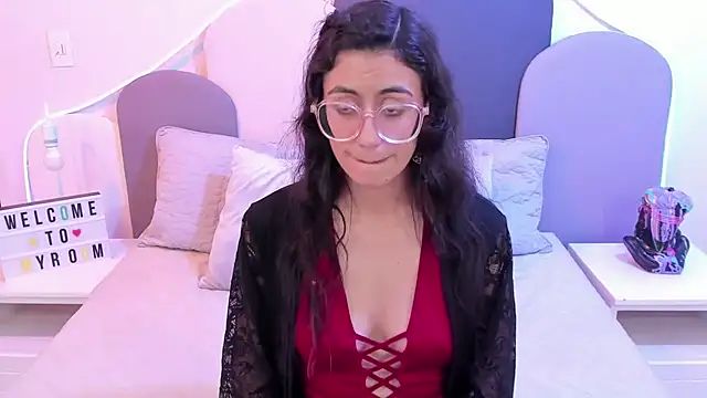 SophieGomez22 online show from March 21, 2025, 5:56 pm