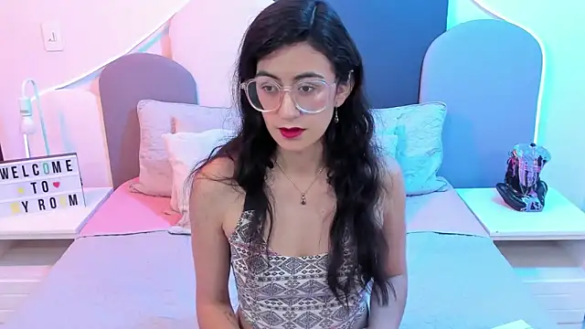 SophieGomez22 online show from March 10, 2025, 11:45 am