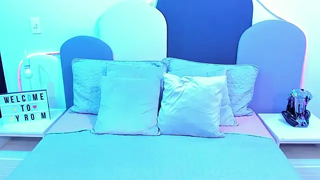 SophieGomez22 online show from March 14, 2025, 11:45 am