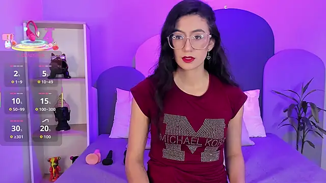 SophieGomez22 online show from September 18, 2025, 11:35 am