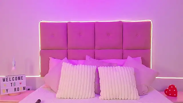 SophieGomez22 online show from March 13, 2026, 11:48 am