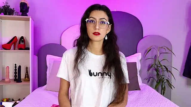 SophieGomez22 online show from May 20, 2026, 11:18 am