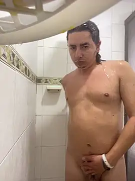 DanielGomez9 online show from October 29, 2025, 12:59 pm