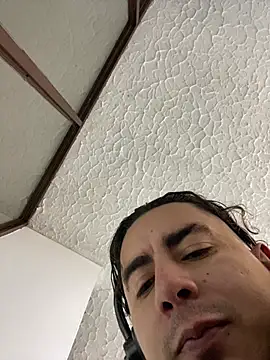 DanielGomez9 online show from February 12, 2026, 2:39 pm