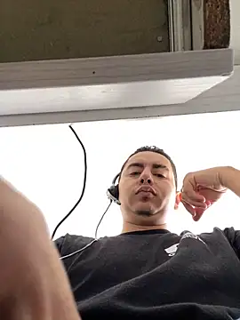 DanielGomez9 online show from February 10, 2025, 2:05 pm