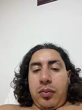 Snapshot of DanielGomez9 chatting on June 15, 2026, 1:17 am DanielGomez9 online show from June 15, 2026, 1:17 am