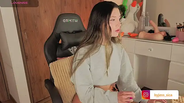 jessy  01 online show from December 16, 2025, 2:27 am