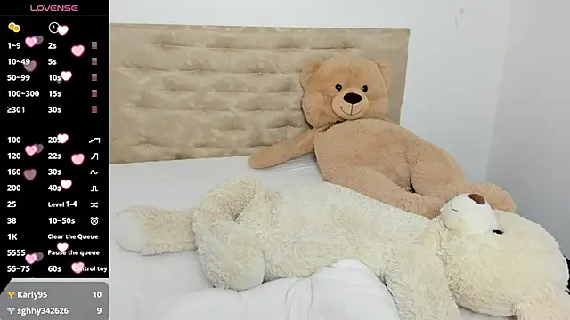 Snapshot of DarcieJane chatting on December 5, 2024, 9:44 pm DarcieJane online show from December 5, 2024, 9:44 pm