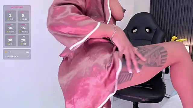 Snapshot of Madiee_Rhea chatting on February 7, 2026, 7:38 am Madiee Rhea online show from February 7, 2026, 7:38 am