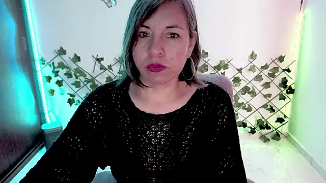 Snapshot of Lady_breaks_hearts chatting on February 19, 2026, 12:35 pm Lady breaks hearts online show from February 19, 2026, 12:35 pm