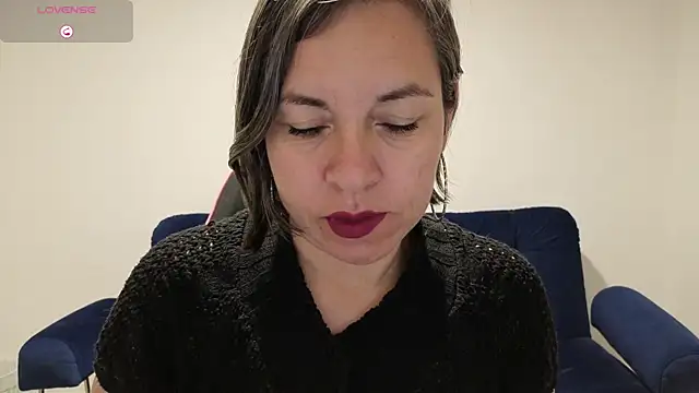 Lady breaks hearts online show from December 5, 2025, 10:36 am