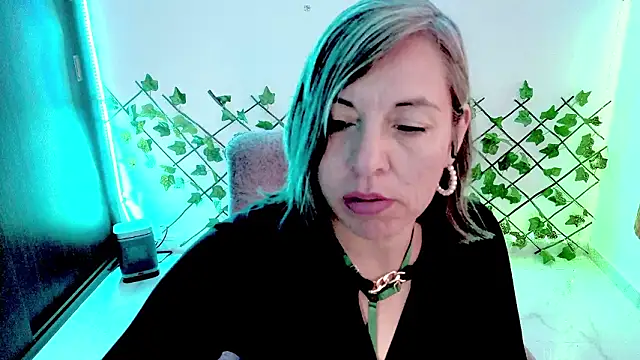 Snapshot of Lady_breaks_hearts chatting on February 24, 2026, 1:12 pm Lady breaks hearts online show from February 24, 2026, 1:12 pm