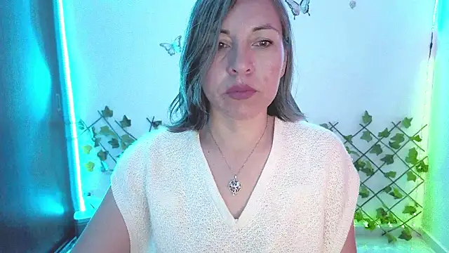 Snapshot of Lady_breaks_hearts chatting on February 13, 2026, 1:11 pm Lady breaks hearts online show from February 13, 2026, 1:11 pm