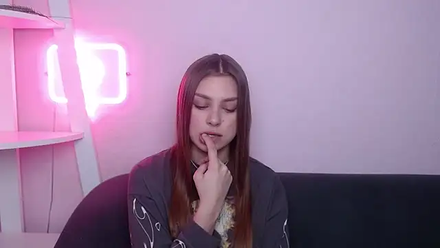 MilanaAngelAs online show from April 11, 2026, 4:42 am