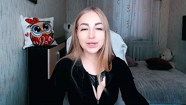 Snapshot of _KittyBoo chatting on November 18, 2025, 7:22 am KittyBoo online show from November 18, 2025, 7:22 am