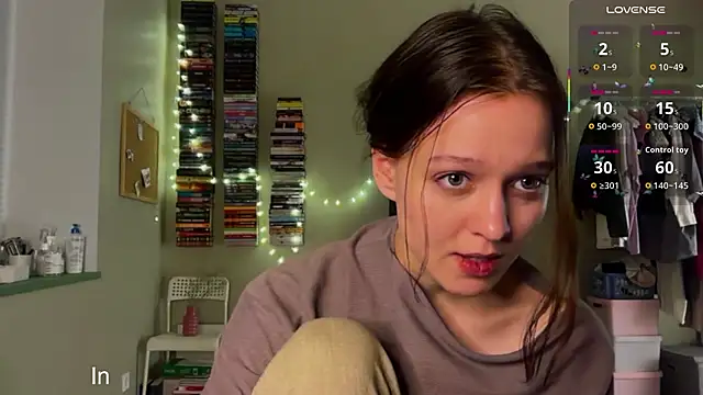 Addelin Moon online show from March 1, 2026, 9:15 pm