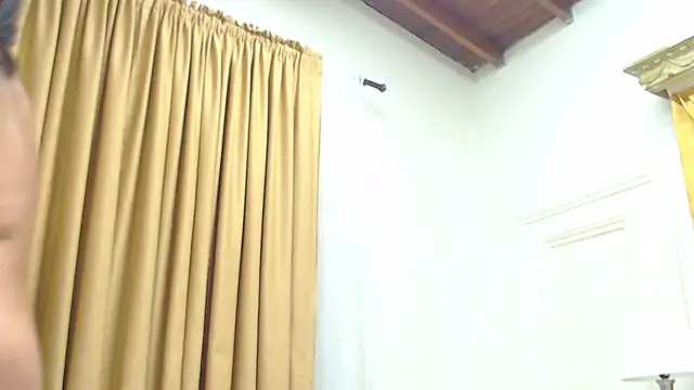 MiaCallie online show from March 2, 2025, 7:52 pm