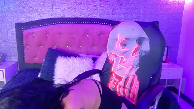 REDHOTTER  online show from March 9, 2026, 8:45 pm