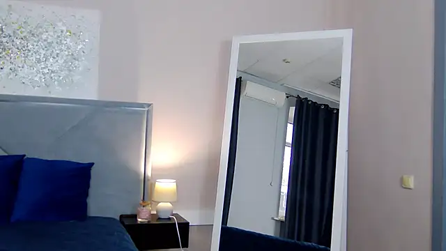 Snapshot of NicoleRosss chatting on October 26, 2025, 1:00 pm NicoleRosss online show from October 26, 2025, 1:00 pm