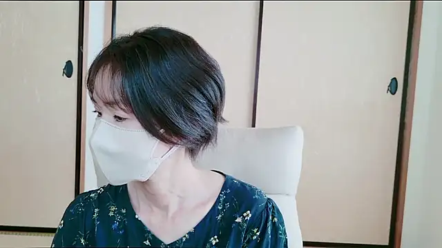 xxArisaxx online show from April 14, 2026, 5:45 am