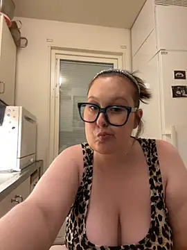 Misssmilf online show from November 5, 2025, 6:22 pm