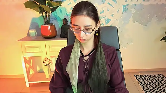 Snapshot of Orianna_Fox chatting on October 17, 2025, 9:12 am Orianna Fox online show from October 17, 2025, 9:12 am