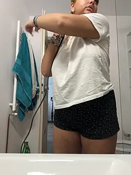 AllysonK online show from September 9, 2025, 10:47 am