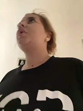 AllysonK online show from September 28, 2025, 11:17 am