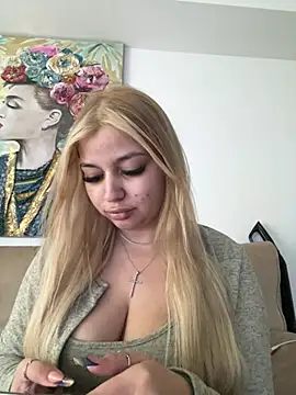 Snapshot of AllysonK chatting on April 30, 2026, 12:01 pm AllysonK online show from April 30, 2026, 12:01 pm