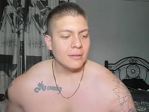 Snapshot of regan_jhonso chatting on November 6, 2025, 9:35 am regan jhonso online show from November 6, 2025, 9:35 am