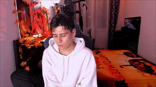 Snapshot of Foxicfu chatting on October 10, 2025, 5:47 pm Foxicfu online show from October 10, 2025, 5:47 pm