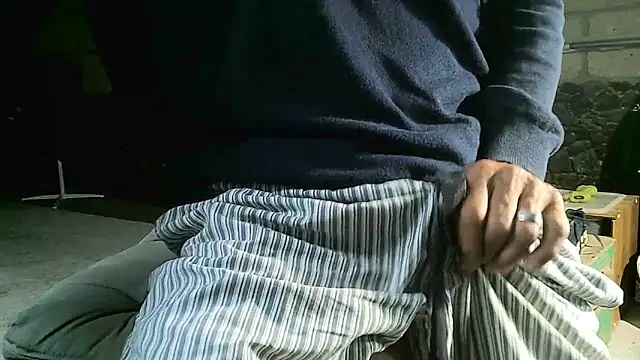 ewuich1 online show from March 26, 2026, 8:18 pm