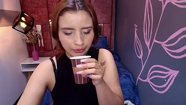 Snapshot of ZaraNolimits_ chatting on July 17, 2026, 12:57 pm ZaraNolimits online show from July 17, 2026, 12:57 pm