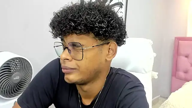 boylittle19cm online show from November 20, 2025, 12:28 pm