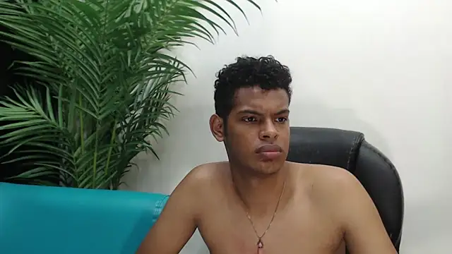 boylittle19cm online show from March 4, 2025, 7:01 pm