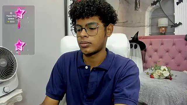 boylittle19cm online show from November 1, 2025, 12:32 pm