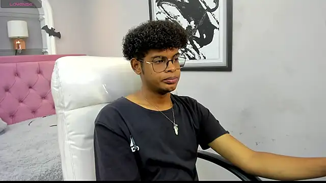 boylittle19cm online show from October 19, 2025, 12:41 pm