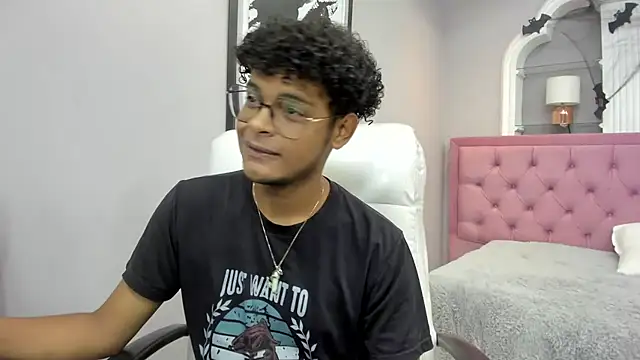 boylittle19cm online show from October 26, 2025, 12:27 pm