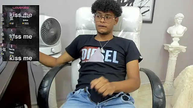 boylittle19cm online show from November 13, 2025, 12:31 pm